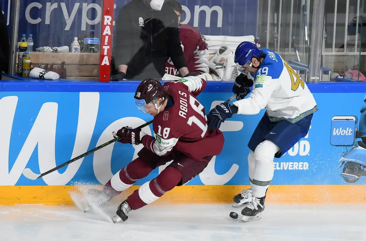 Latvija pasaules čempionāta spēlē pēcspēles metienos piekāpjas Kazahstānai