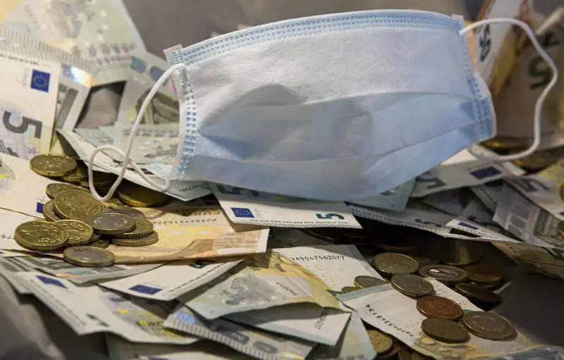 Atbalstu uzņēmējiem algu subsīdijās maksās tikai vakcinētajiem