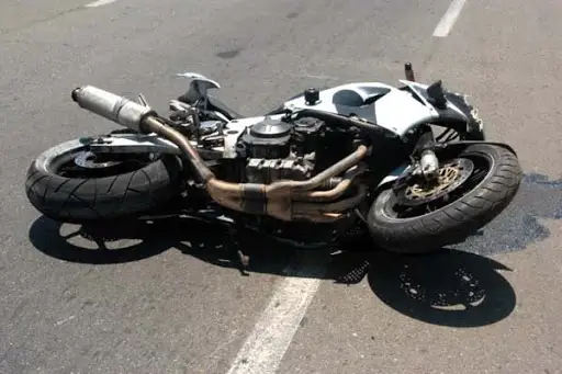 Traģiskā negadījumā uz Ventspils šosejas bojā gājis motociklists