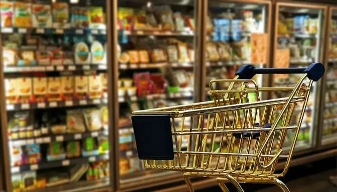 Sūdzību dēlis: Māmiņas ar bērnu ratiem veikalā ielaiž tikai ar iepirkumu ratiem!