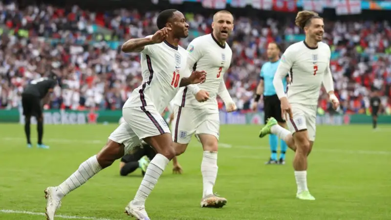 Англия технично обыгрывает Германию 2:0 и идет в 1/4