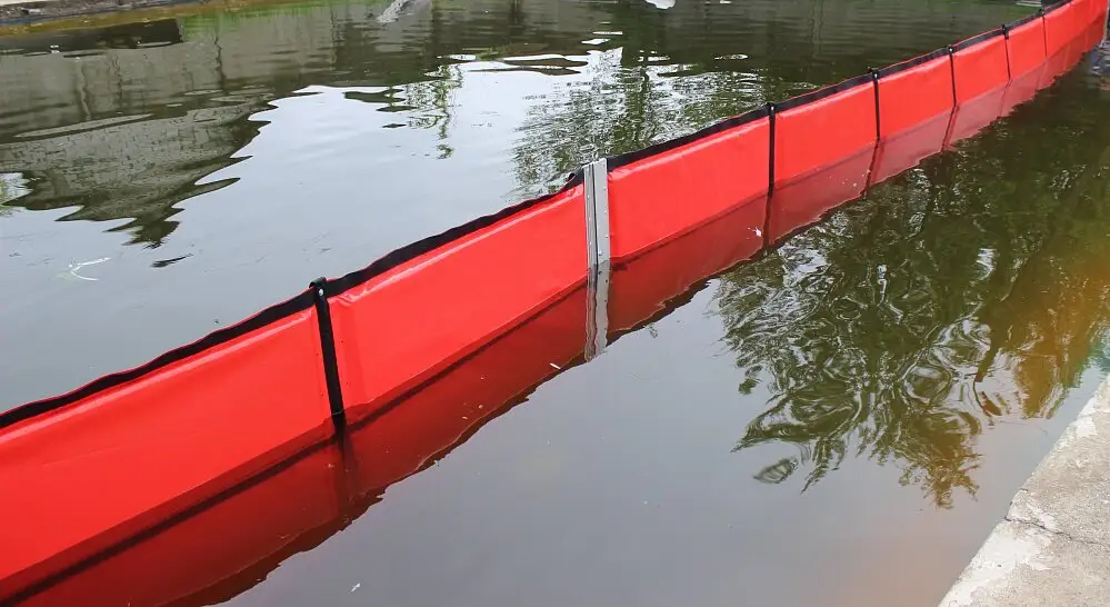 VUGD uzstāda bonas nezināmas izcelsmes vielas ierobežošanai Dreiliņupītē