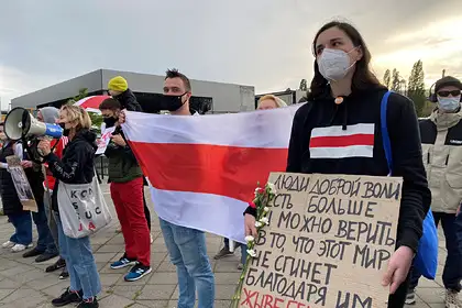Akcijā godinās vairāk nekā 600 politieslodzītos un protestu laikā Baltkrievijā cietušos
