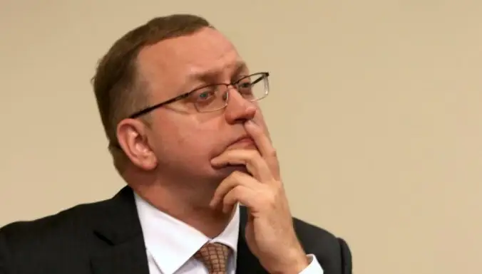 Известного латвийского адвоката обвиняют в мошенничестве в крупных размерах
