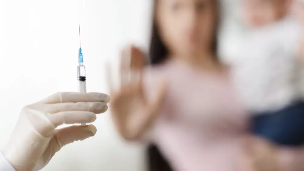 LM ierēdne pārsūdzējusi sev nelabvēlīgo tiesas spriedumu par prasību vakcinēties pret Covid-19