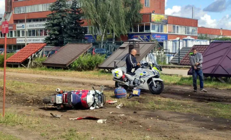 «Был в гипсе, но торопился к жене в больницу»: полицейские в погоне за мотоциклистом