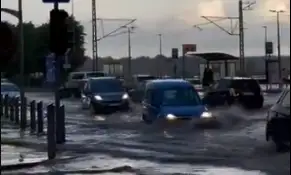 Жуткий ливень затопил Юрмалу (ВИДЕО)