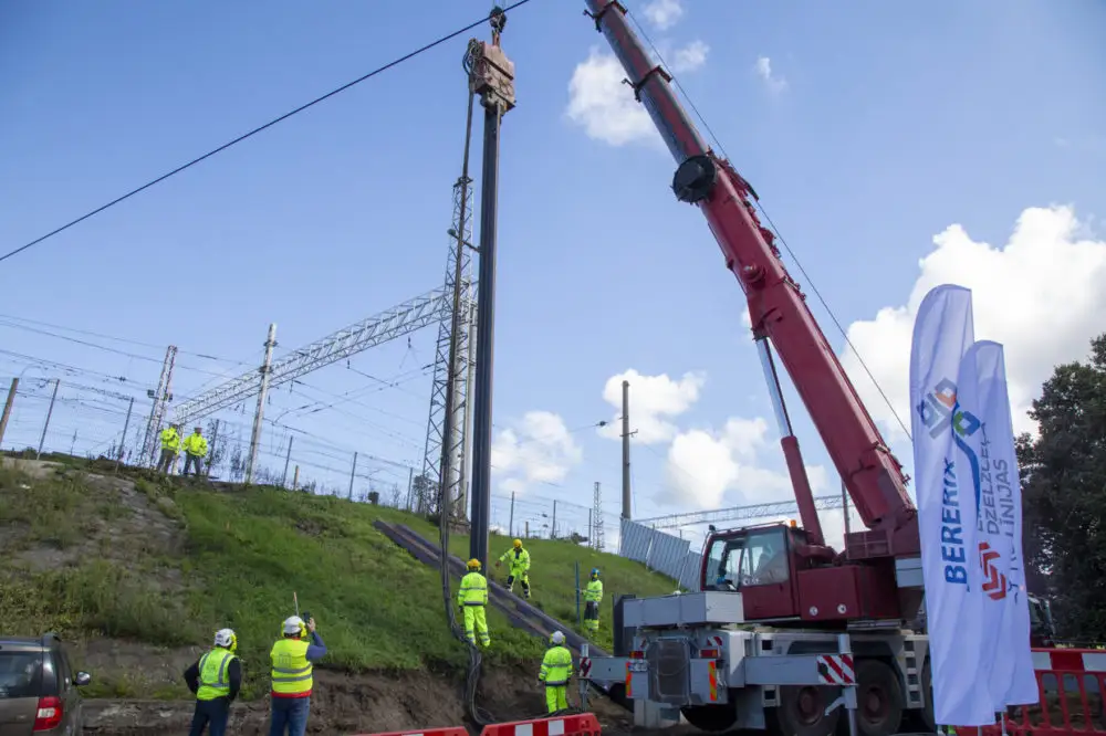 Siliņa vēlas skaidru atbildības sadalījumu par tēriņiem «Rail Baltica» projektam