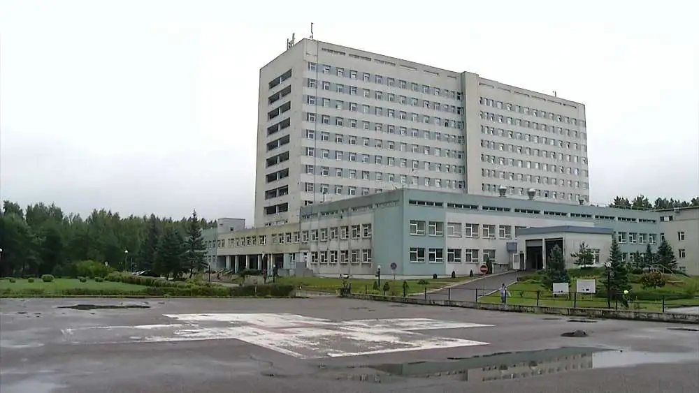 ЧП в Даугавпилсе: из окна больницы выпрыгнул больной и скончался