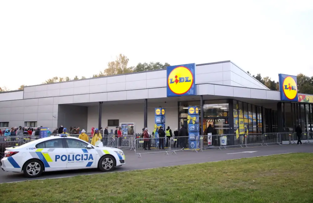 Молодые отцы подрались в Lidl: из-за скидок на игрушки!