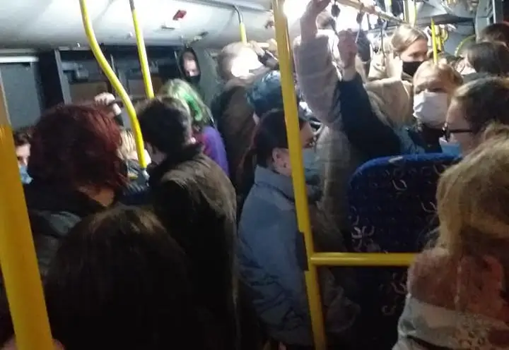 Стакис, что происходит? В транспорте снова замечена давка (ФОТО)