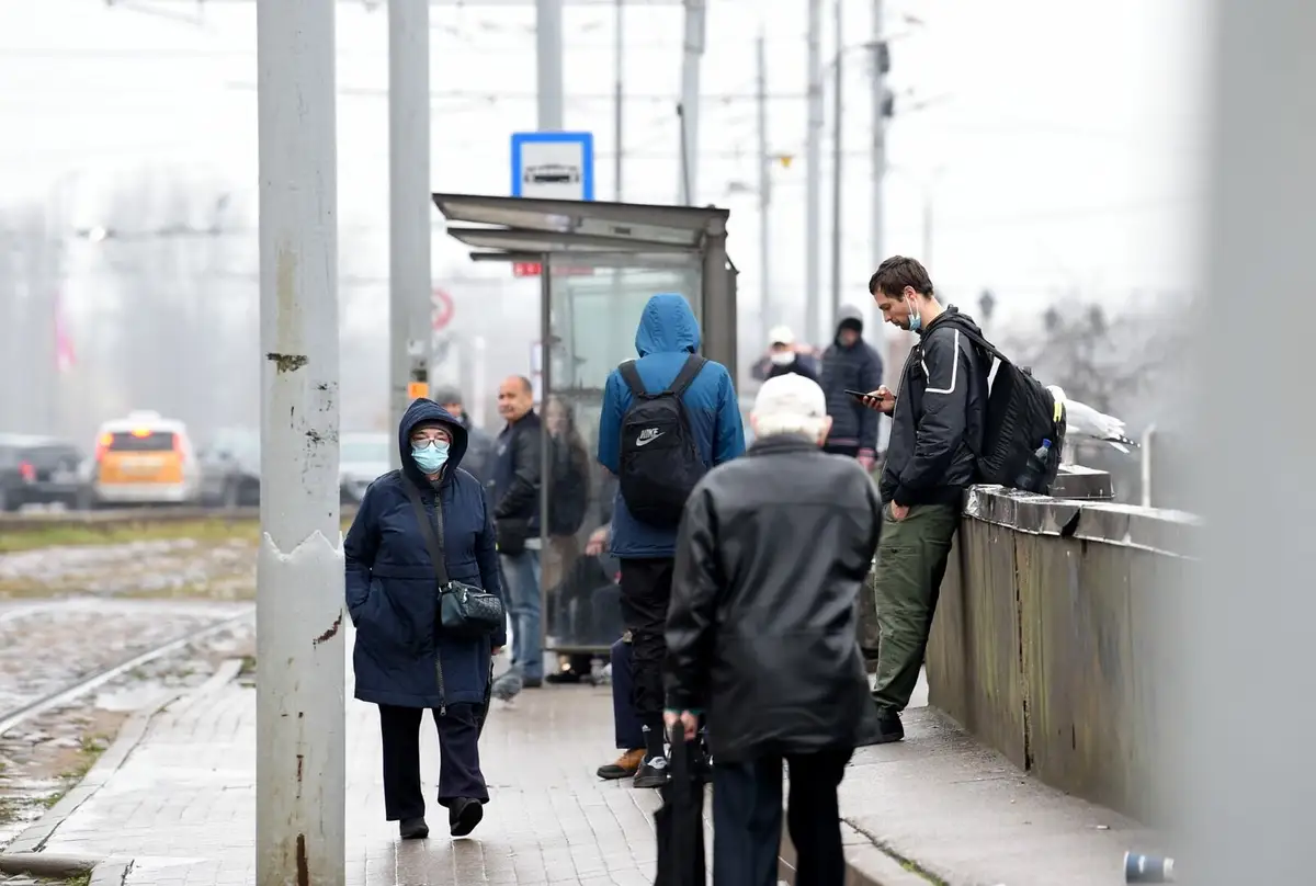 Sabiedriskā transporta pasažierus šogad sagaida uzlabojumi: ministrs