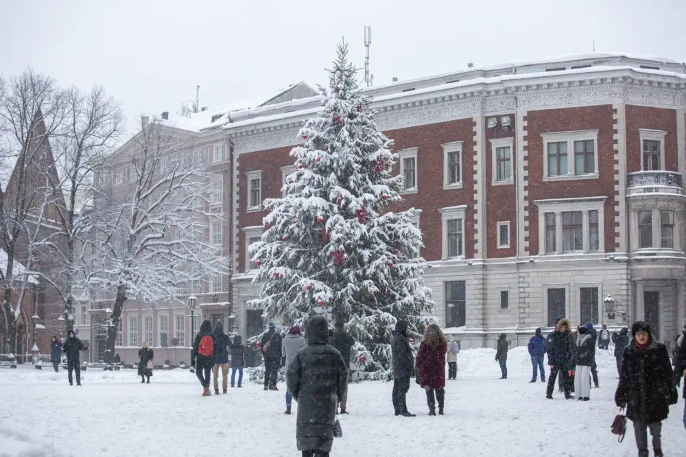 Doma laukumā iedegs Ziemassvētku egli