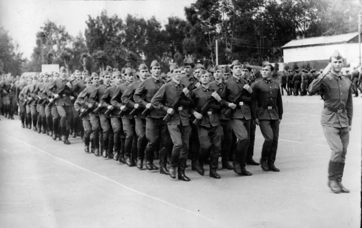 Шутинги по-советски: массовые расстрелы в СССР на Первомае, в школе, ресторане, воинских частях
