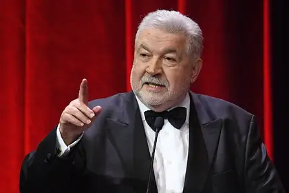 Режиссер Юлий Гусман считает, что противники прививок «несут полный бред»