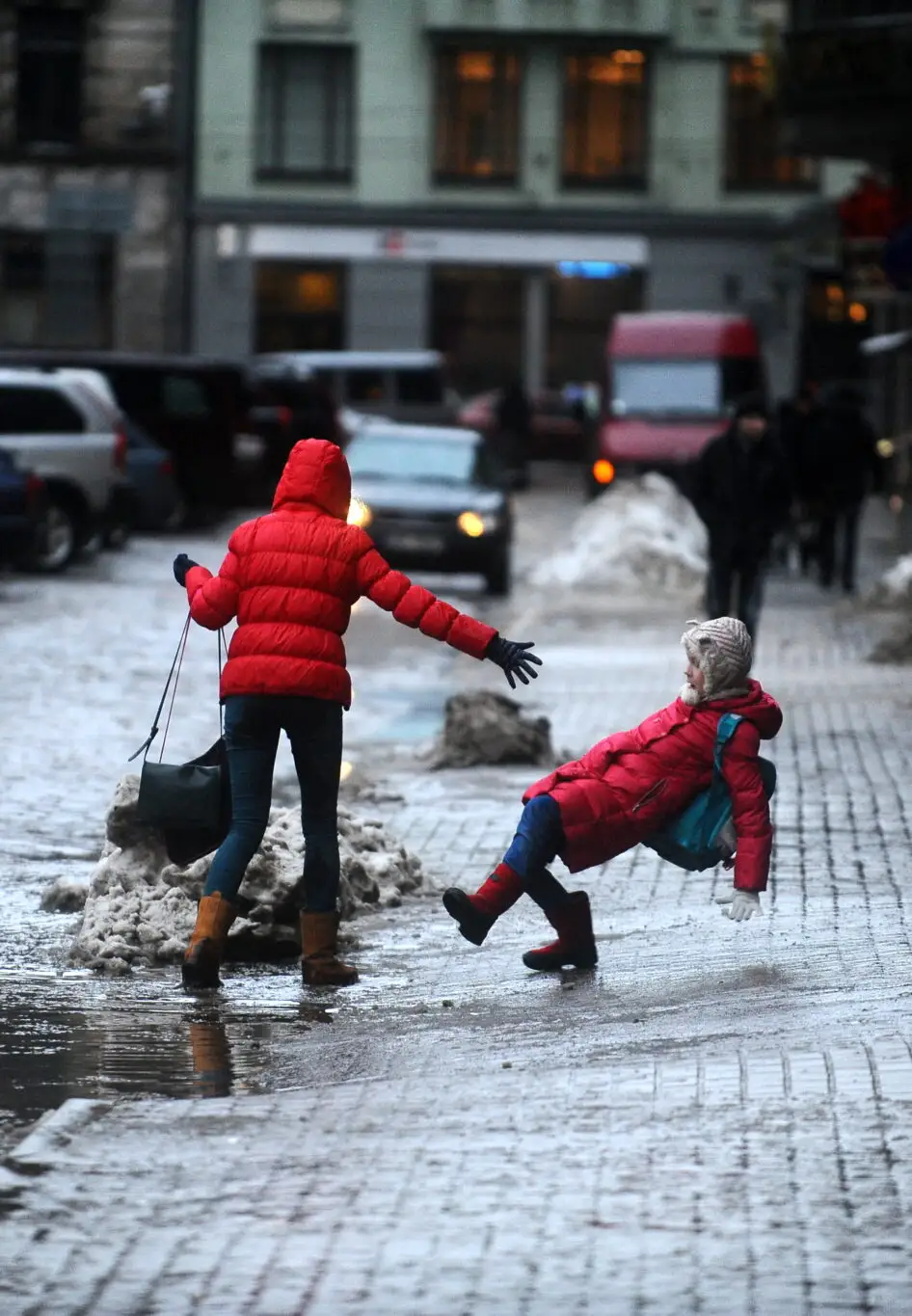Pieaugot kritienos gūto traumu skaitam, Rīgas 2. slimnīcā veidojas garākas rindas uz pakalpojumiem