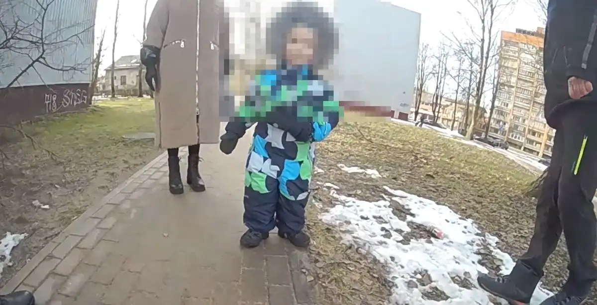 No Rīgas bērnudārza neviena nepamanīts aiziet trīs gadus vecs bērns