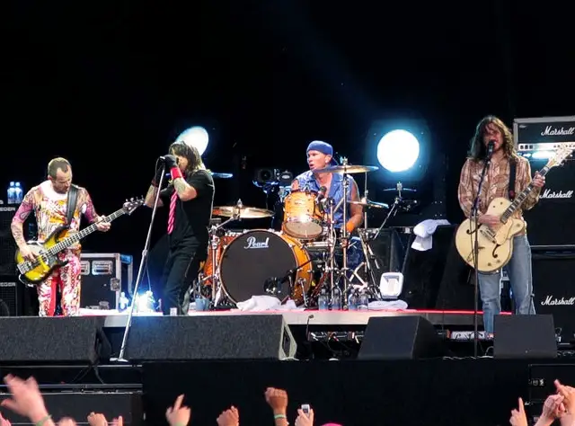 Red Hot Chili Peppers весной выпустит долгожданный альбом