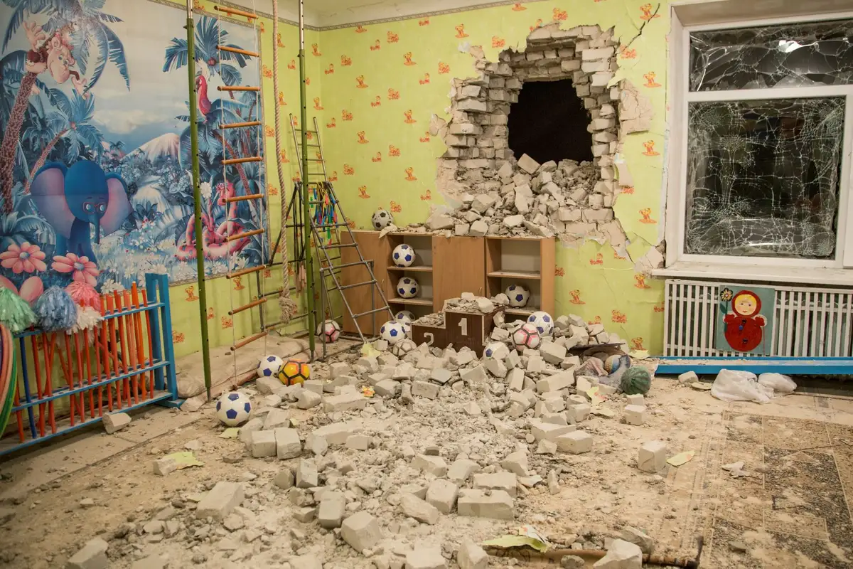На линии противостояния в Донбассе начались обстрелы: ситуация обостряется