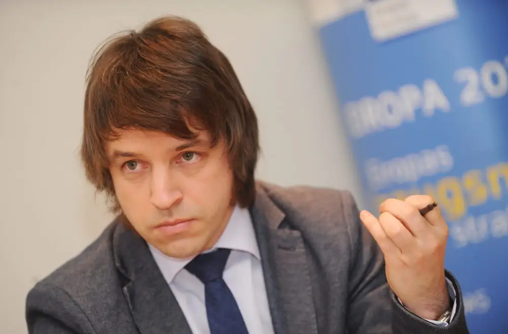 Pētnieks: Iedzīvotāju atbalsta mazināšanos Ukrainai varētu saistīt ar «sastingumu» frontē
