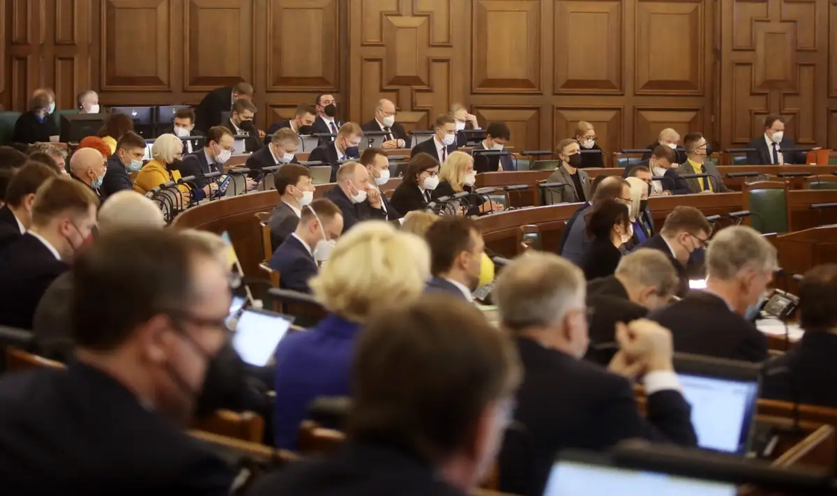 Saeima paziņojumā aicina ANO dalībvalstis nekavējoties rīkoties, lai izveidotu lidojumu aizlieguma zonu virs Ukrainas