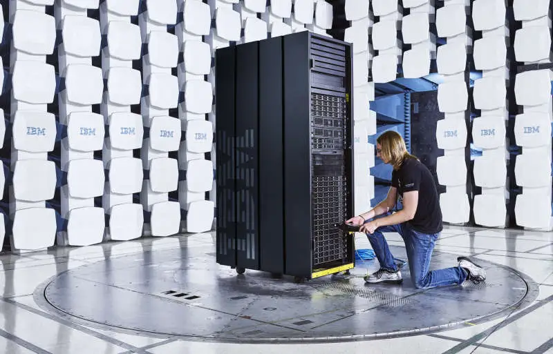 Добро пожаловать в будущее: IBM заменит часть персонала искусственным интеллектом