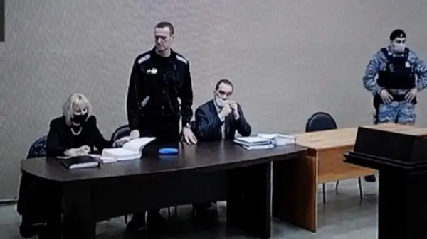Навальный правильно сделал, что вернулся — только так можно остаться в игре: мнение