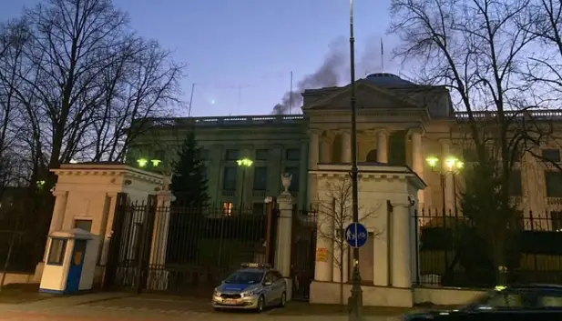 Польша выдворяет 45 российских дипломатов