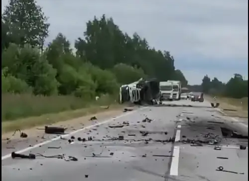VVD: Bīstamo kravu pārvadātājam jāveic ģeoekoloģiskā izpēte avārijas vietā uz Liepājas šosejas