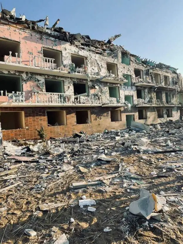 128-й день войны. В районе Крымского моста видны клубы дыма; в Одессе убиты 19 человек, включая ребёнка