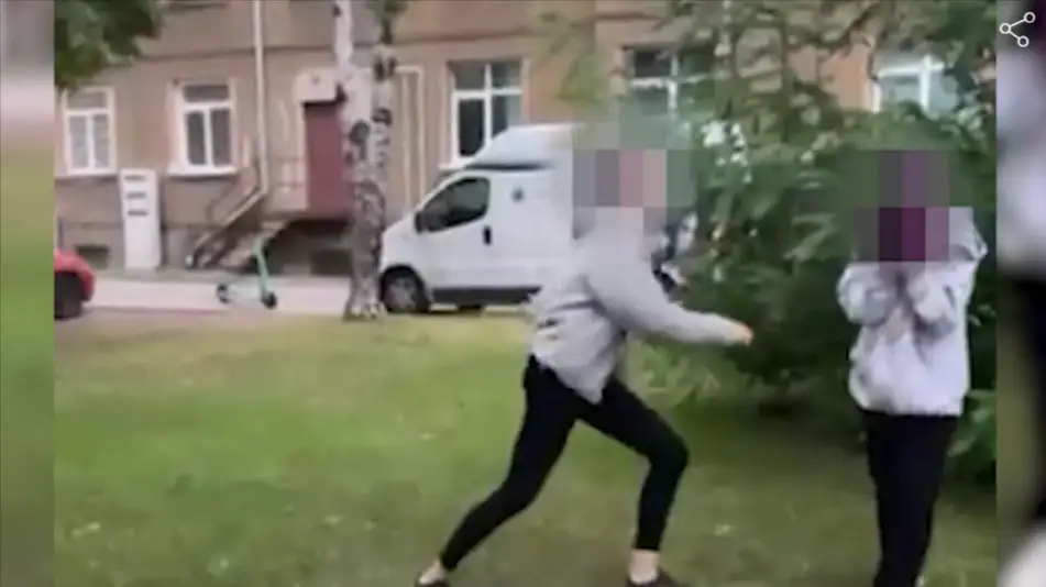 Piekautās meitenes advokāts vērsīsies Valsts policijā ar atkārtotu lūgumu ierosināt krimināllietu