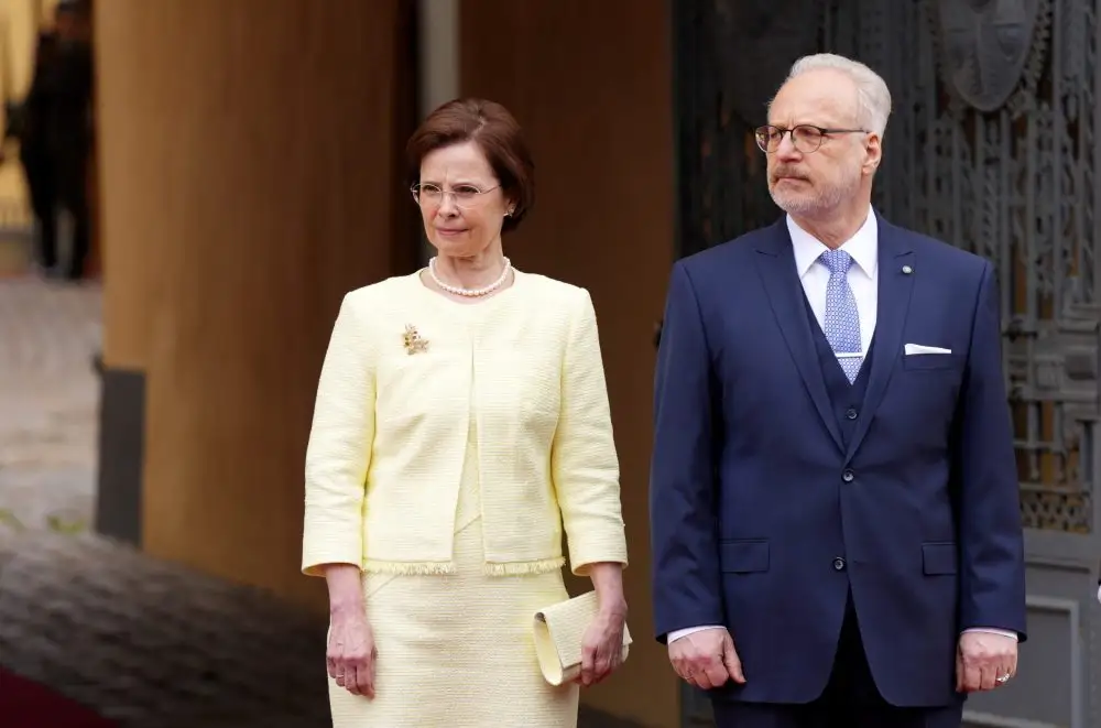 Valsts prezidents ar kundzi apmeklēs britu karalienes Elizabetes II bēres Londonā