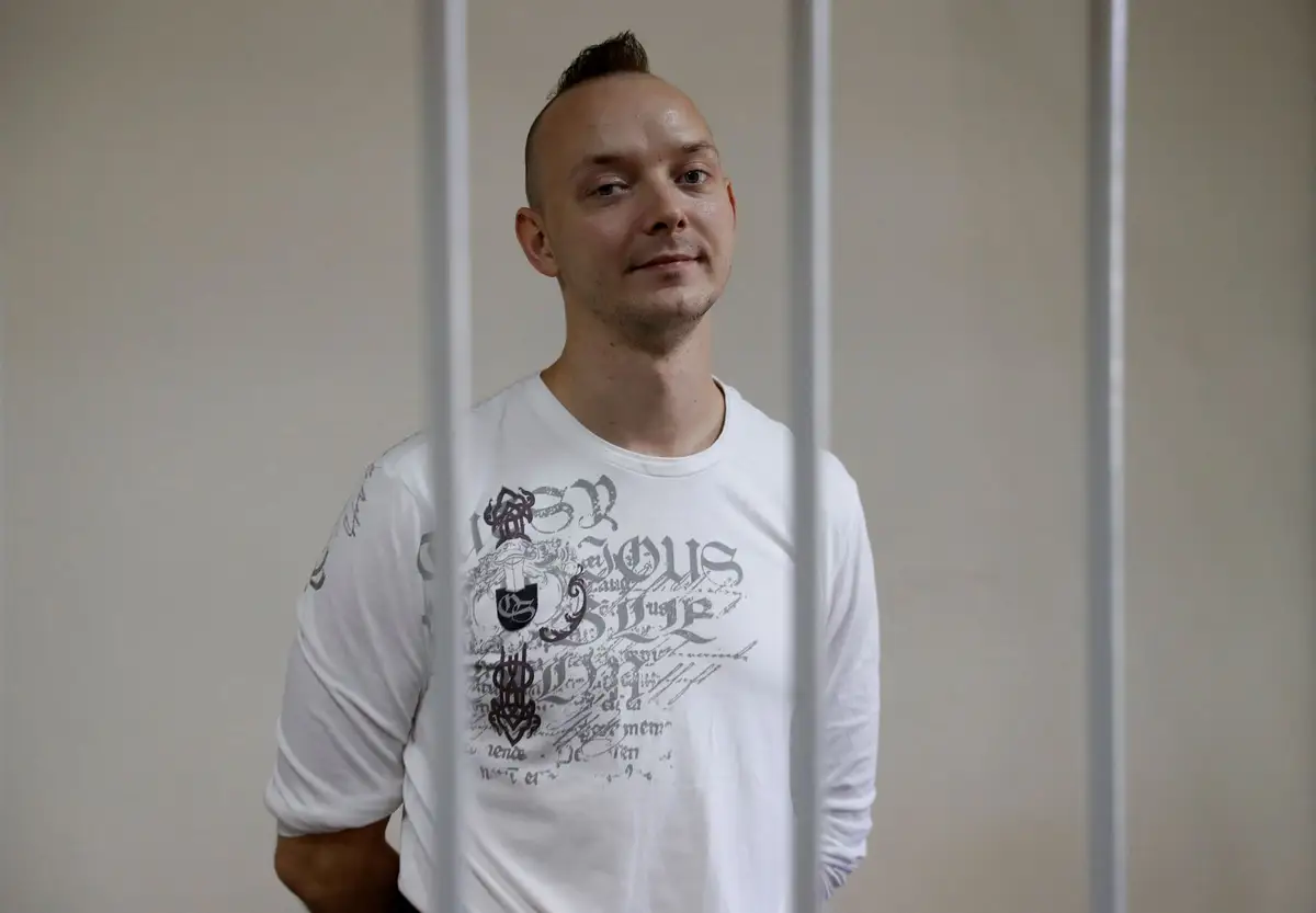 Журналист Иван Сафронов приговорен в России к 22 годам колонии