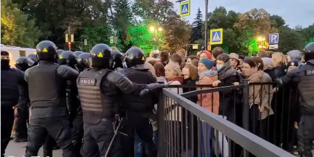 В России прошли массовые акции протеста против мобилизации (ВИДЕО)
