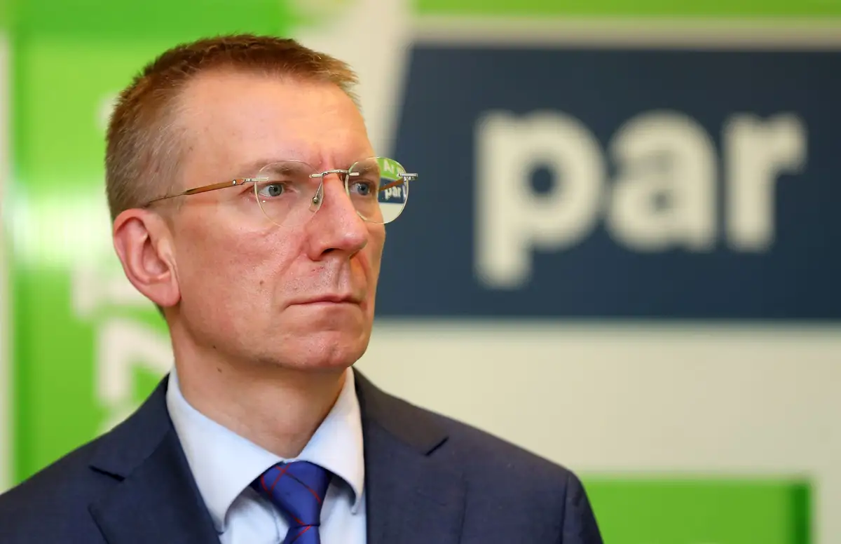 Для защиты восточной границы необходимо разработать специальный закон: Ринкевич