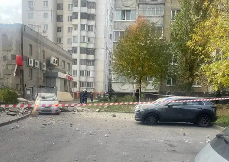 В Белгороде на крышу многоэтажки упал обломок ракеты
