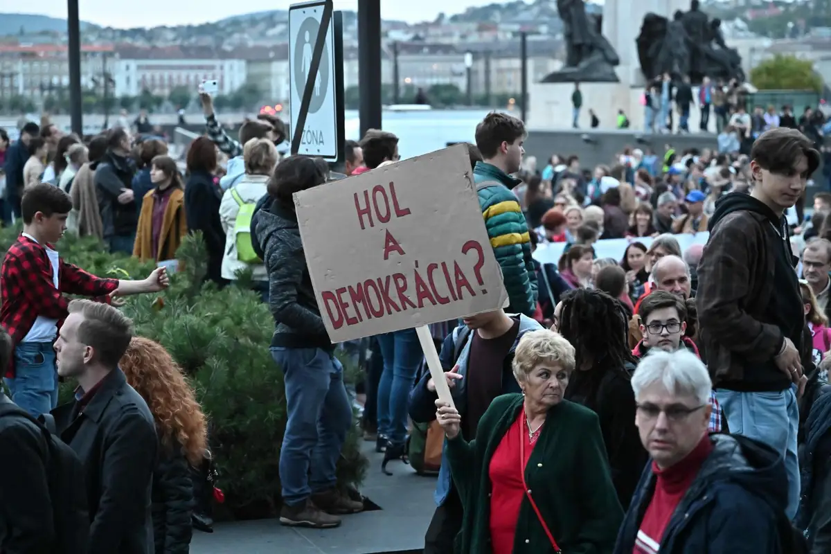 В Будапеште прошел многотысячный митинг против политики Орбана