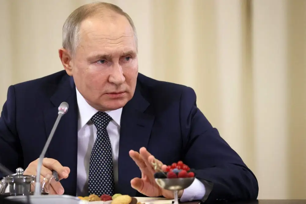Mediji: Saistībā ar šķietamo uzbrukumu Brjanskas apgabalam Putins sasauc Drošības padomes sēdi