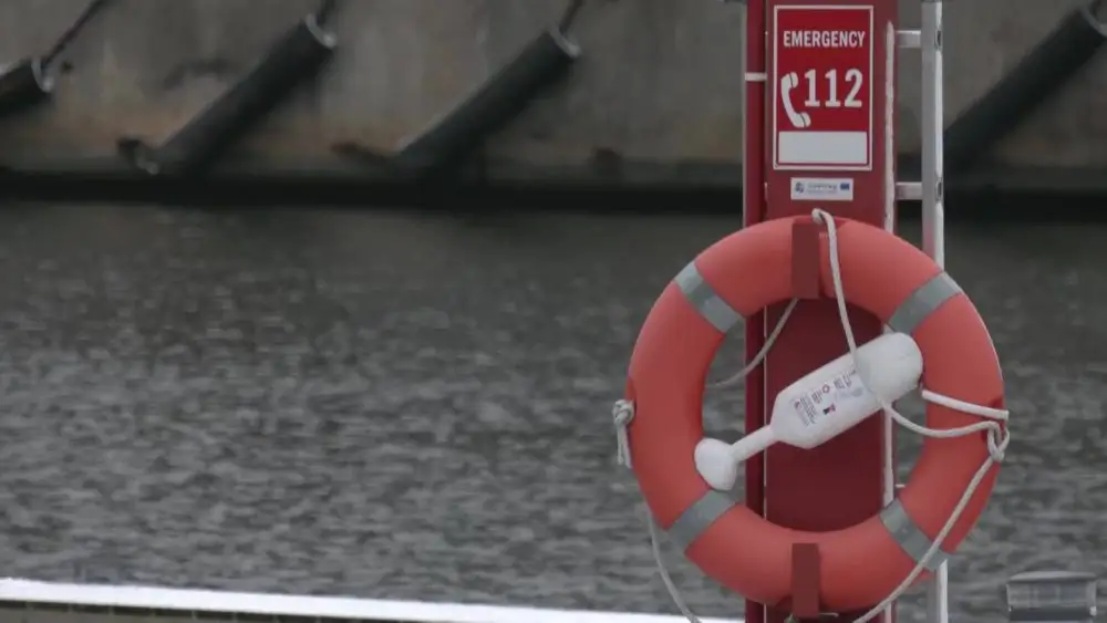 Rīgas pilsētas kanālā konstatēta nezināmas izcelsmes viela