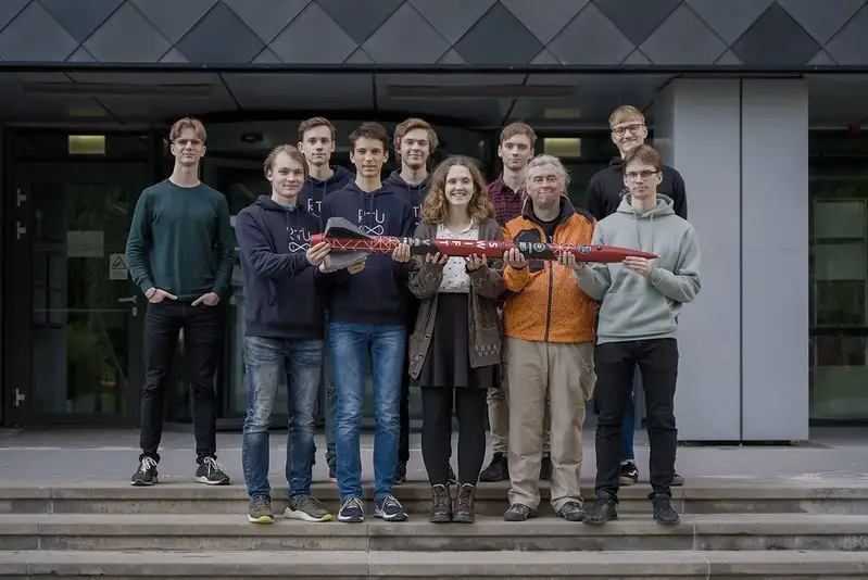 Latvijas studenti un skolēni uzbūvējuši otro lieljaudas raķeti (VIDEO)