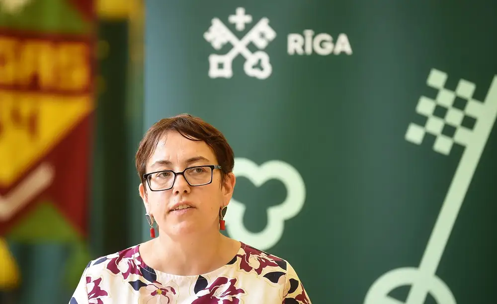 Rīgas dome: pēc balsojuma no amata atbrīvo Izglītības, kultūras un sporta komitejas vadītāju Ratinīku