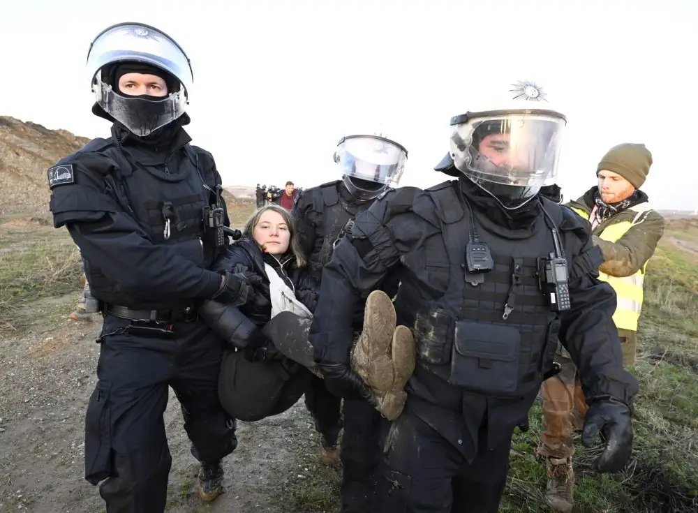 В Лондоне начался суд над Гретой Тунберг: активистку обвиняют в нарушении общественного порядка