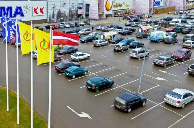 Основная причина столкновений на парковках: страховщики — о ДТП