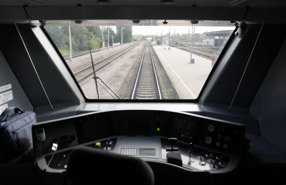 «Pasažieru vilciens» meklē mašīnistus jaunajiem elektrovilcieniem