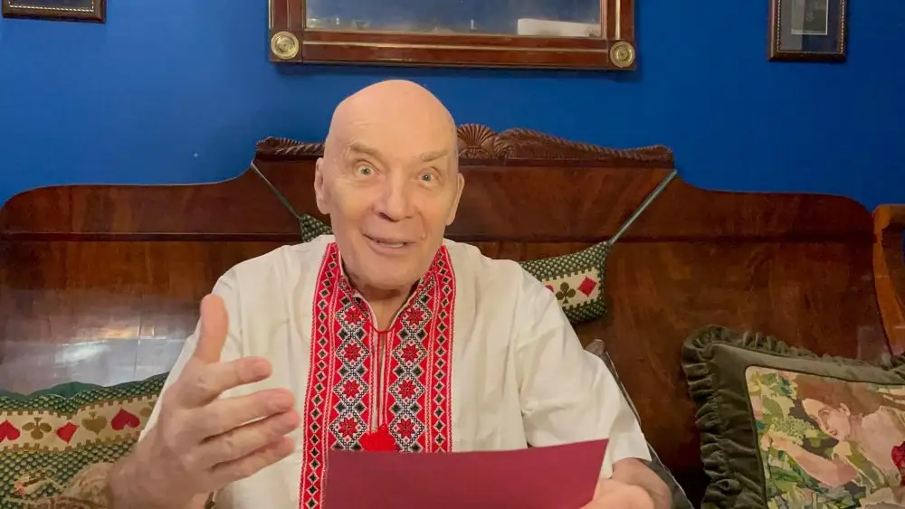 Уволенный из театра Моссовета Александр Филиппенко уехал из России