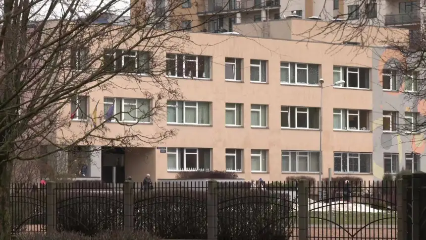 Konkursā meklē četru Rīgas skolu direktorus