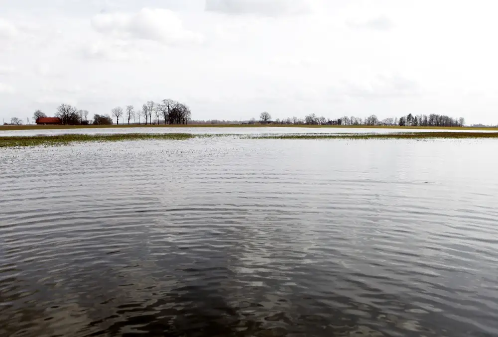 Brīdina par ūdens līmeņa paaugstināšanos Rīgā