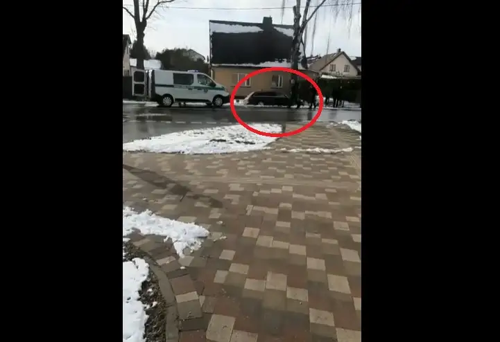 4 экипажа! Как полицейские ловили пьяного водителя в Елгаве (ВИДЕО)