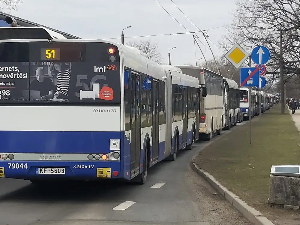 Līdz ar mācību gada beigām Rīgā būtiski samazinājušies sastrēgumi