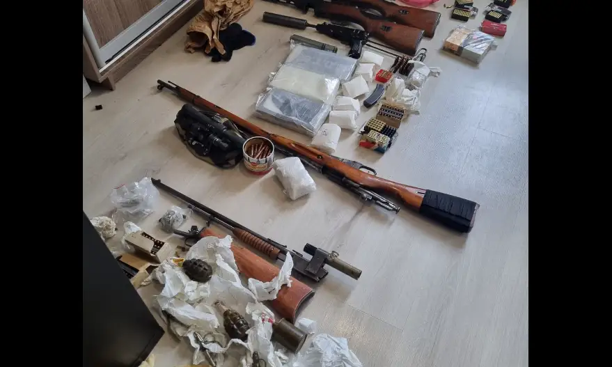 Госполиция в Риге задержала банду наркоторговцев: кроме кокаина изъяли гранаты и огнестрел